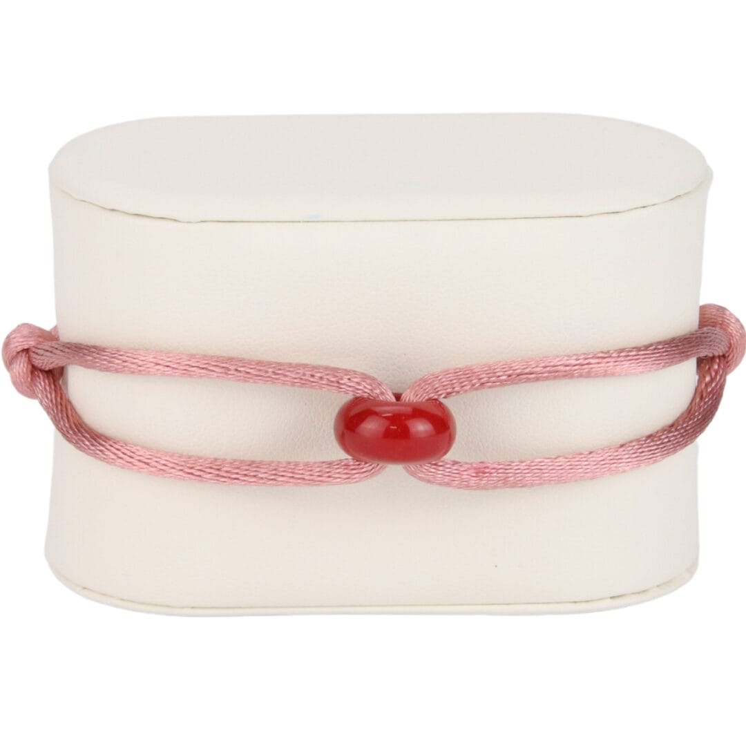Bracelet Cordon Rose Satiné avec Anneau en Pierre Naturelle Rouge