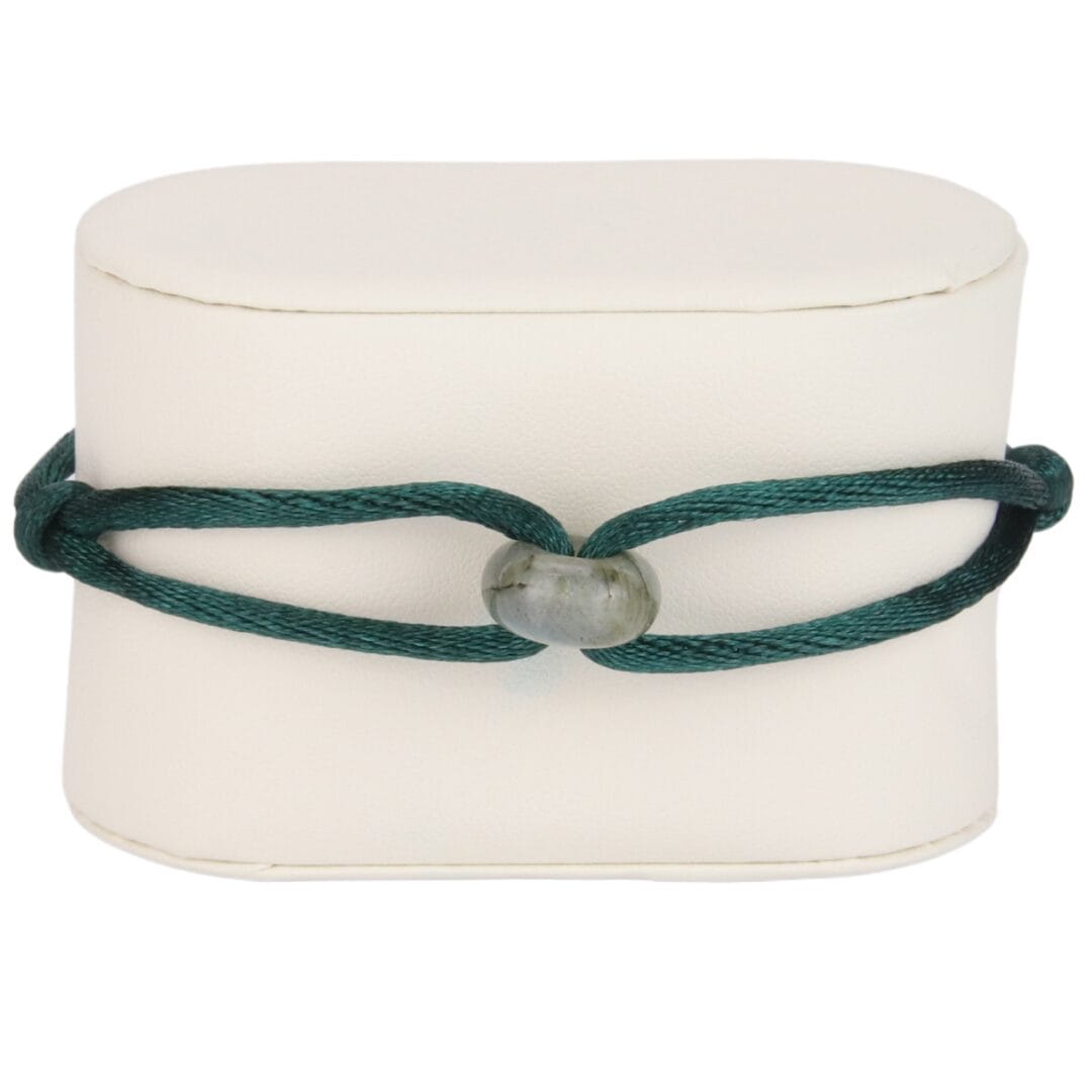 Bracelet Cordon Vert Émeraude avec Anneau en Pierre Naturelle Grise