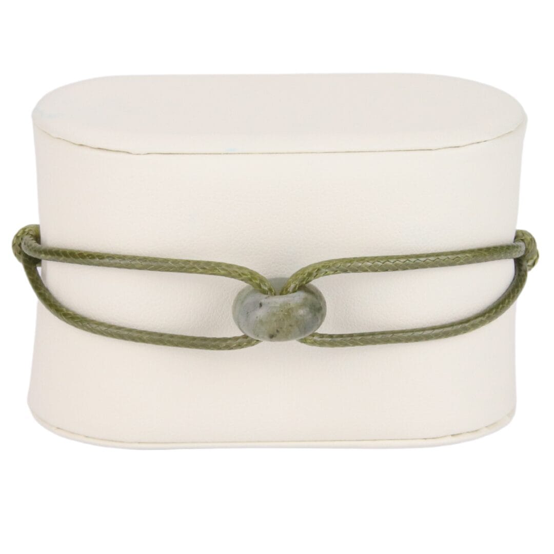 Bracelet Cordon Vert Olive avec Anneau en Pierre Naturelle Grise