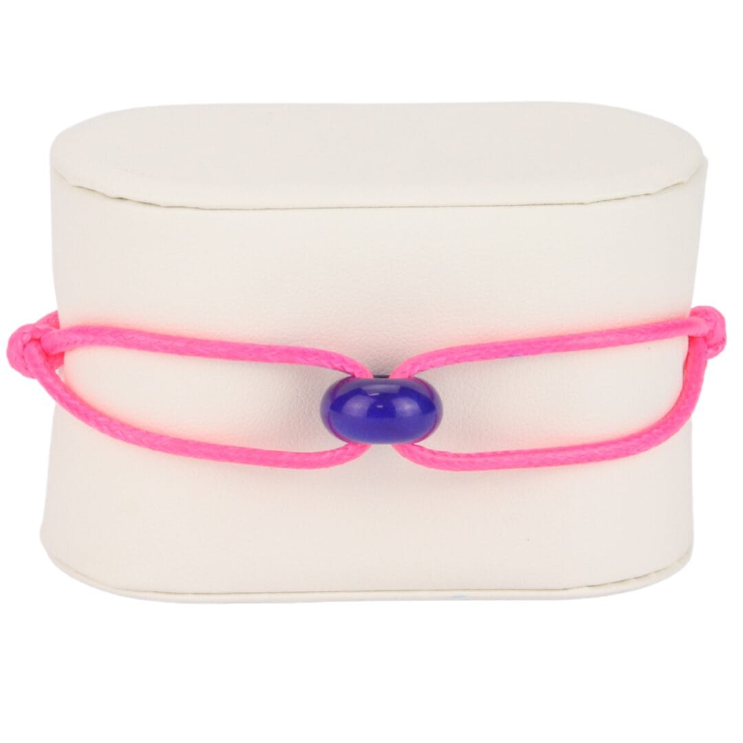 Bracelet Cordon Rose Fluo avec Perle Violette Brillante