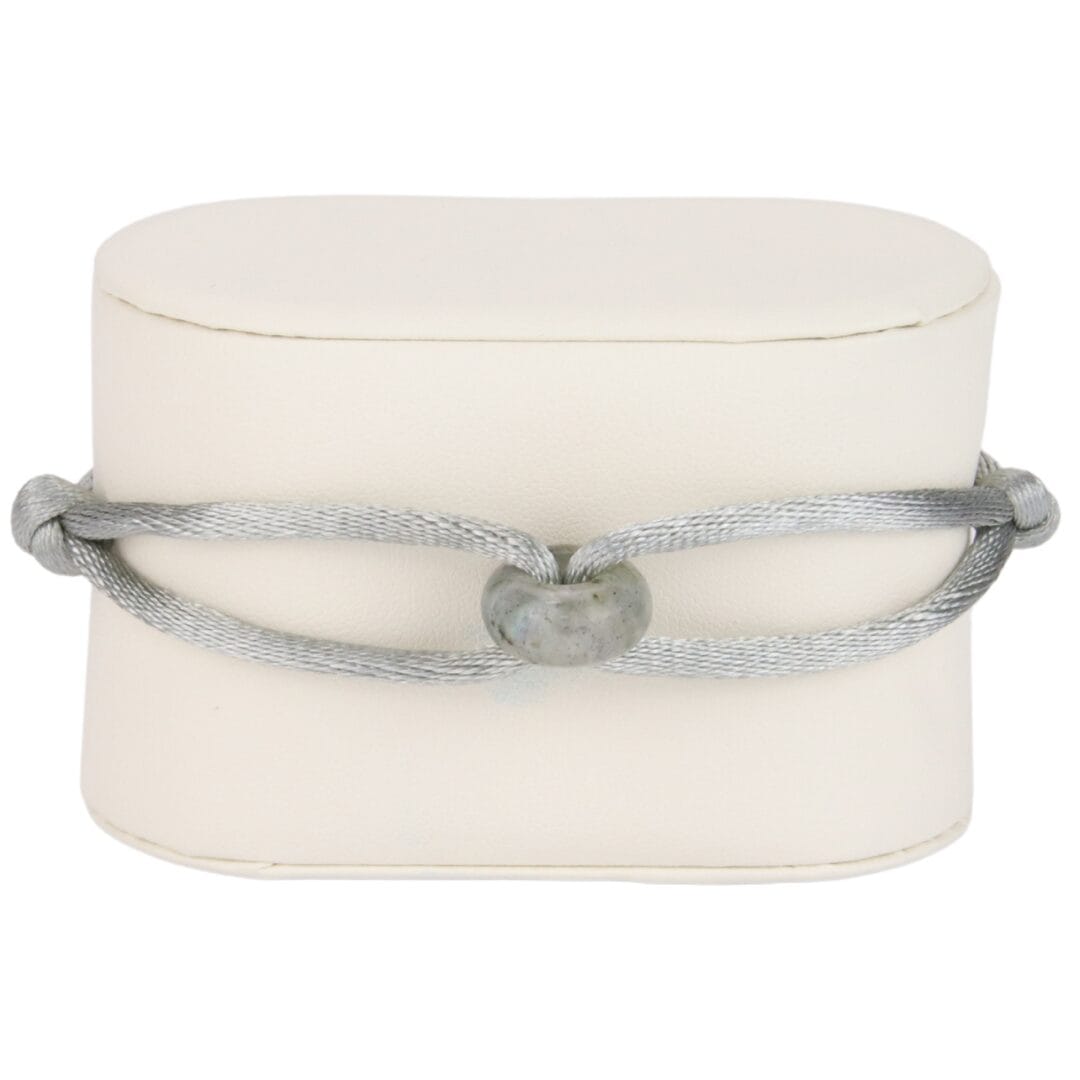 Bracelet Cordon Gris Élégant avec Anneau en Pierre Naturelle
