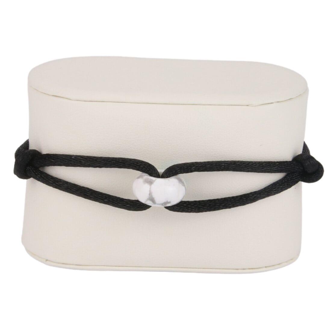 Bracelet Cordon Noir Minimaliste avec Perle en Pierre Naturelle