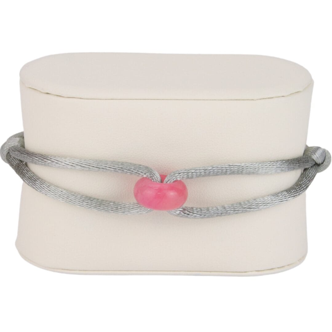 Bracelet Cordon Gris Élégant avec Anneau en Pierre Rose