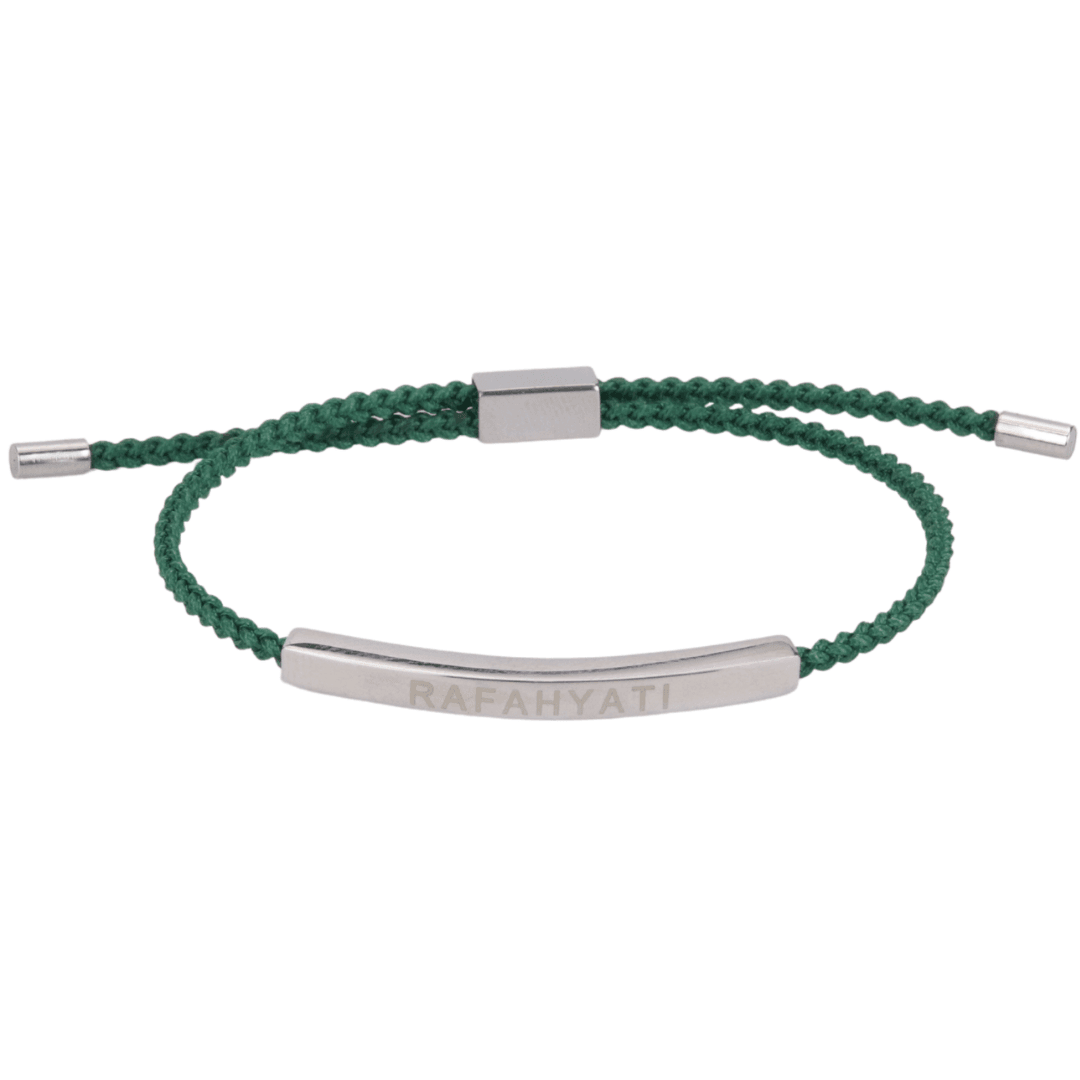 Bracelet Cordon Vert Émeraude avec Barre Gravée
