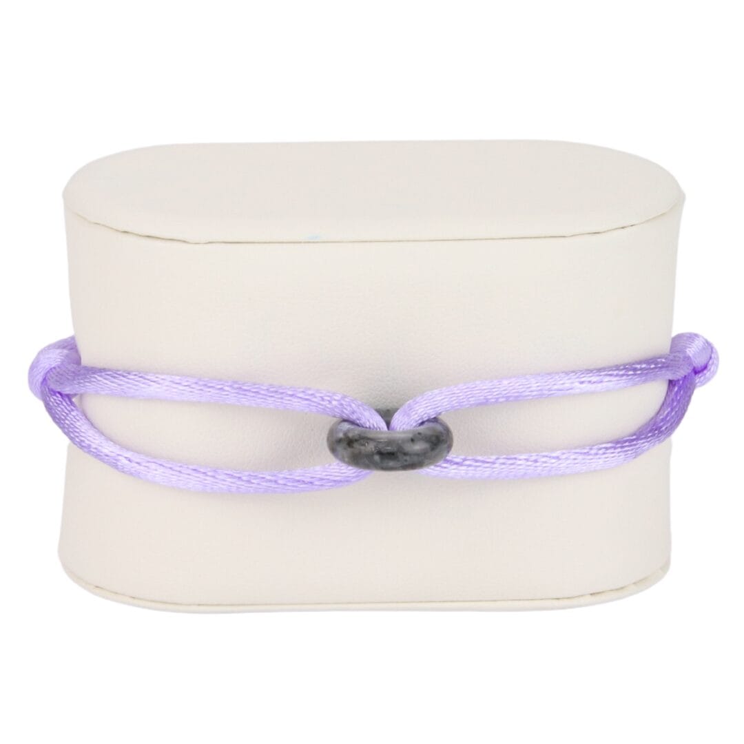 Bracelet Cordon Violet Pastel avec Perle Noire Effet Pierre
