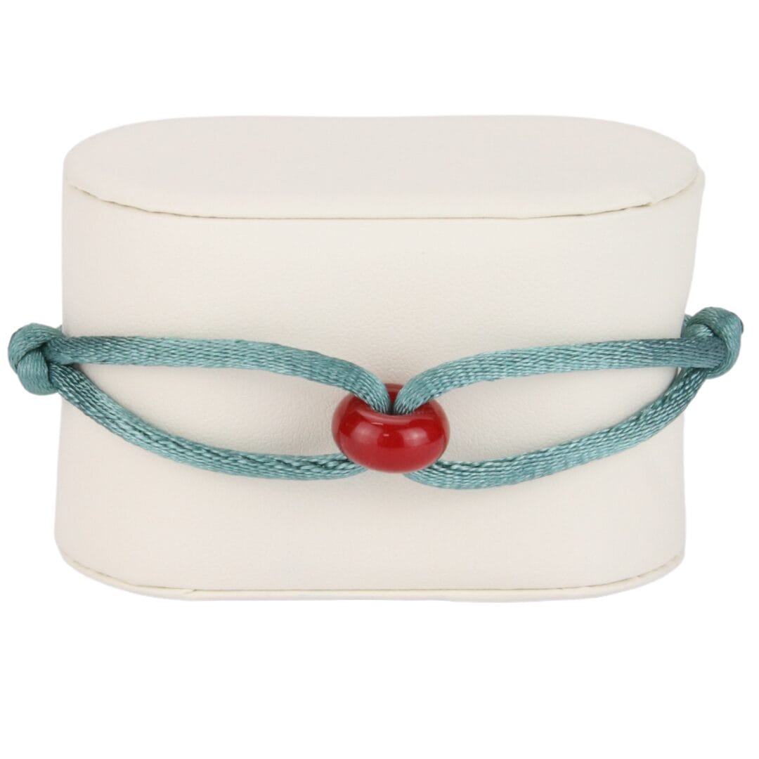Bracelet Tendance Cordon Vert avec Perle Rouge