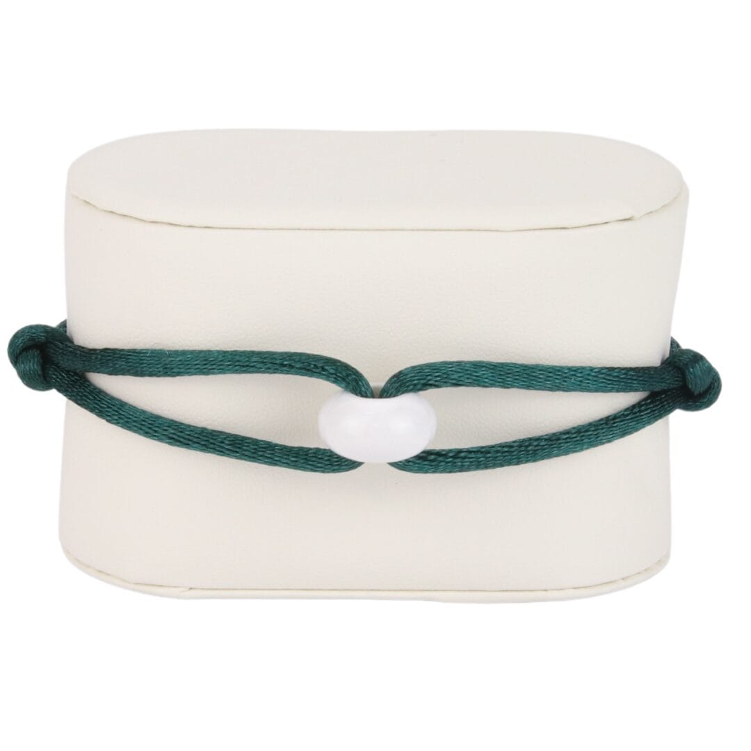 Bracelet Cordon Vert Foncé avec Perle Blanche Brillante